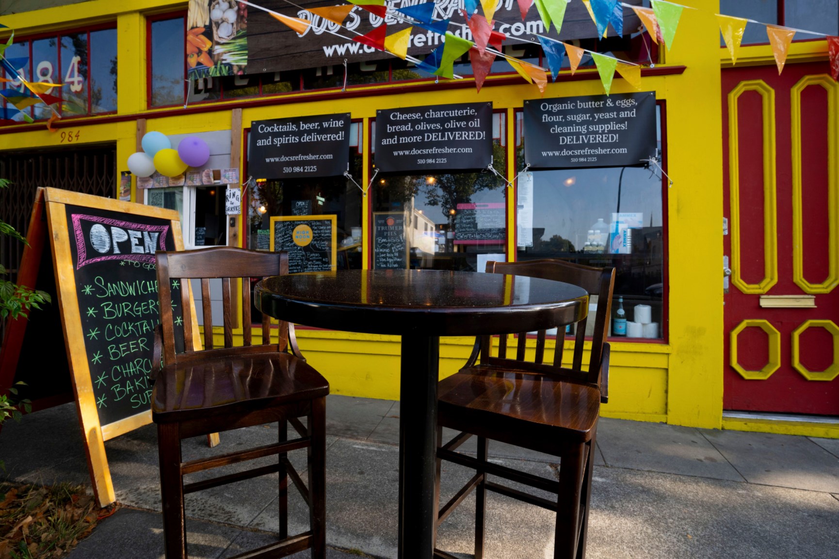 A table set out for outdoor dining at Doc's Refresher on University Avenue. Photo: Doc's Refresher